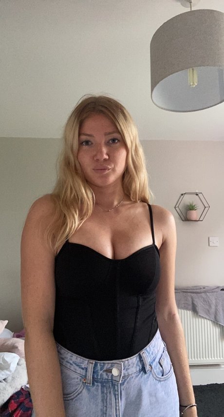 Amanda Jones nice model pictures