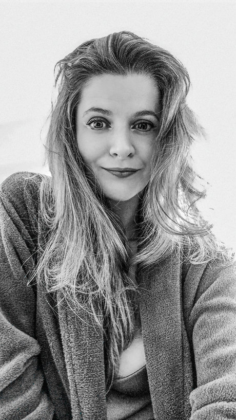 A Lilian model pornographic pic