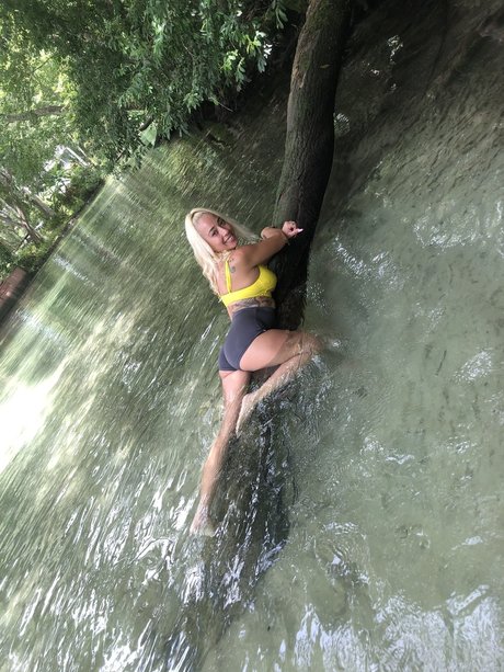 Valerie Rosario art pornstar photos