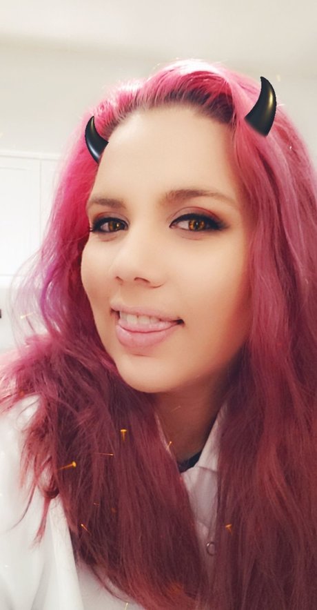 notGirlee702 nudes actress galleries