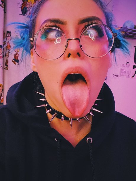 LOUX DAWG beautiful actress images