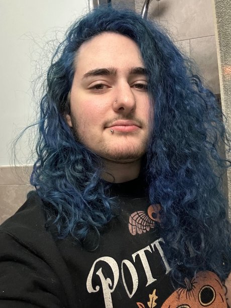 Ravan Aleister star hd photos