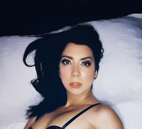 Adventurer Aurora porn model img