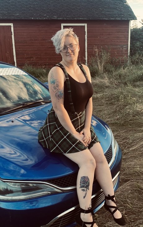 Oakley Rose nude actress picture