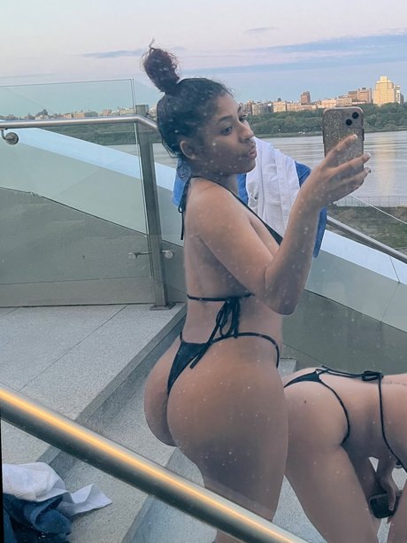 Nybaaaby high quality model photo