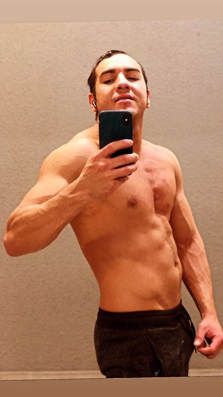 Osnando Nunes naked pornstar pics