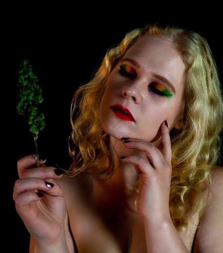 OkamisKitten high quality actress picture