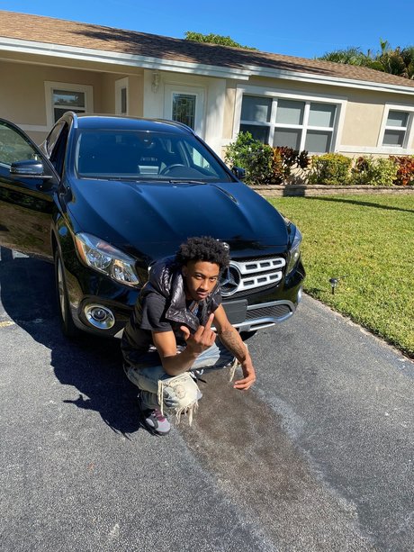 Quan Gasm model top pic