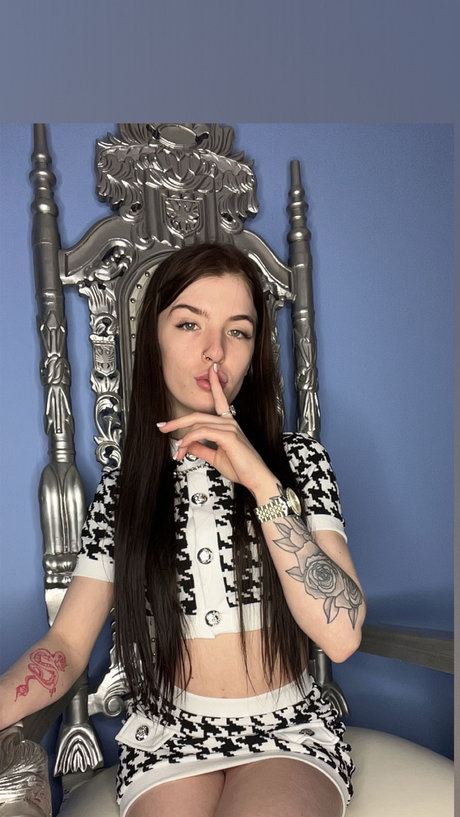 _Snow Bleu_ nudes model img