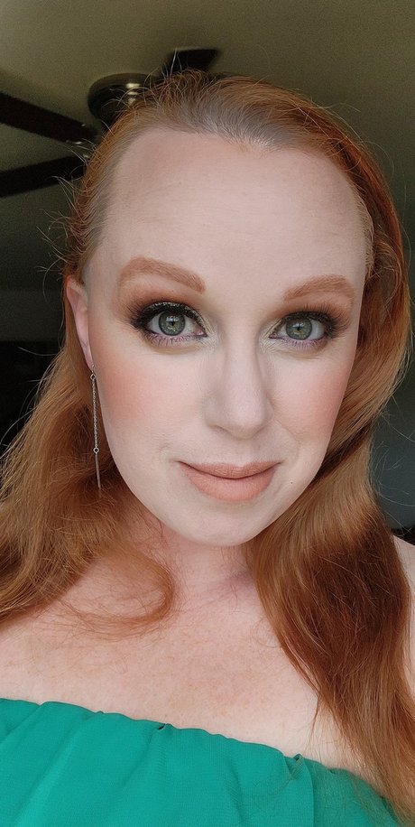 Aderial Lynn sex star photo