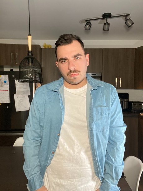 OnlyQueb star sexy pics