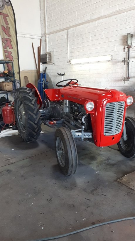 OnlyFarms model naked photo