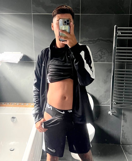 FindomKai hot model pictures