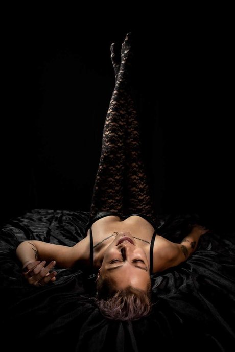 Rowan Elric exclusive pornstar photos