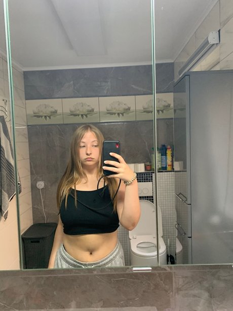 Ondreana hot star photos