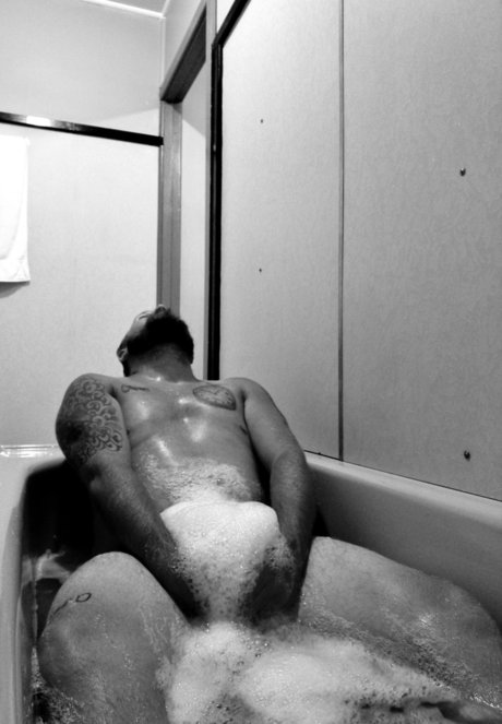 Damo erotic model pic