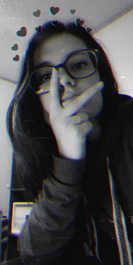 Amaryllis Rose exclusive actress photos