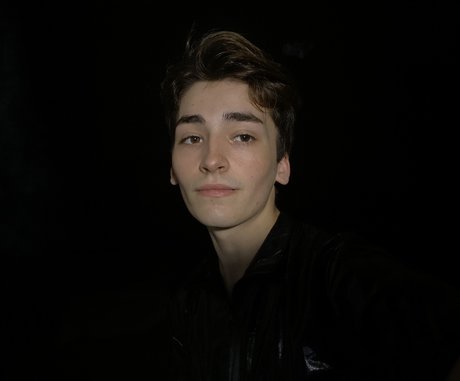 Oliver Lee pornstar pretty image