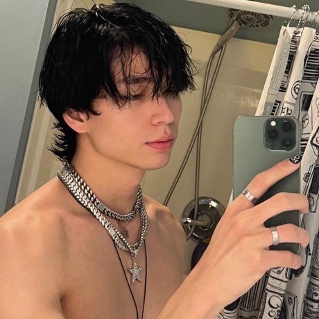 Oliver Moy star exclusive galleries