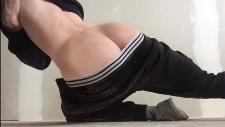 Oli Morino nudes model img