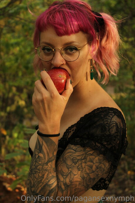 Kitten Nymph model sex photos