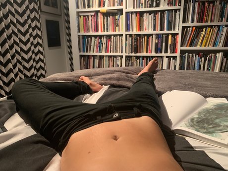 Ellen DeGenderless pornstar sexy images