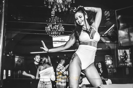 Alicia Bonita model sexy picture