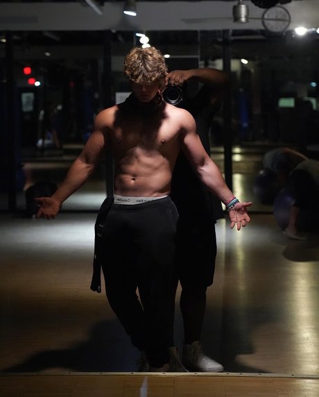 Ace Akers star erotic picture