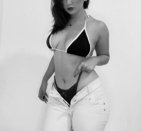 Paris Mor xxx actress photos