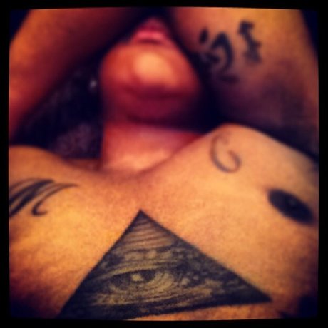 Mr Sneaky Links star erotic pics