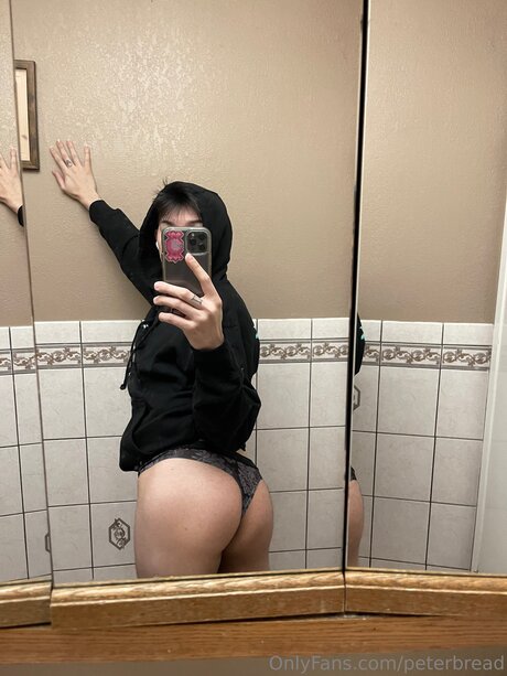 Peter Bread pornstar nude pics