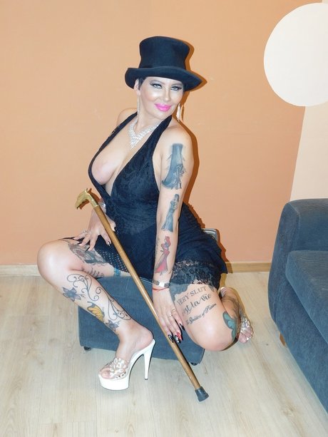 PERLA ROSANA LOPEZ art model gallery