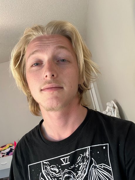 Peeter Poker pornstar nude archive