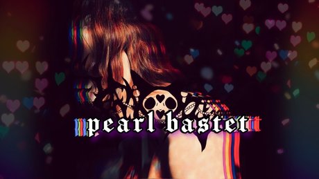 Pearl Bastet main_ hot actress pic