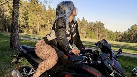 PeachySilver pornstar pretty gallery