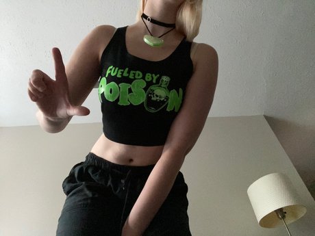 Peachy Penny star erotic pic