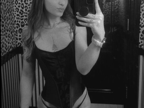 Lottie Ann beautiful pornstar img