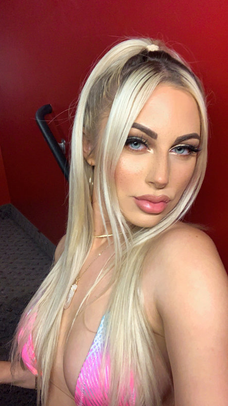 Miss Divine hd model gallery