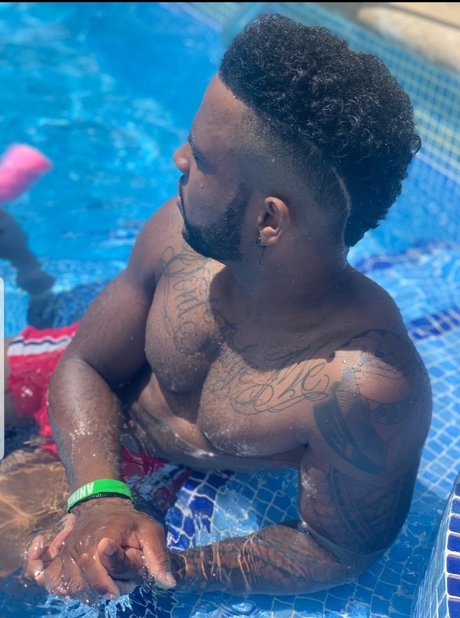 Filipe Oliveira model pornographic photo