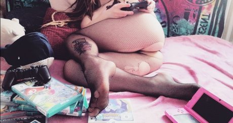 pink paranoia_ pretty actress pictures