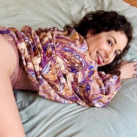 Annie Altman exclusive actress picture