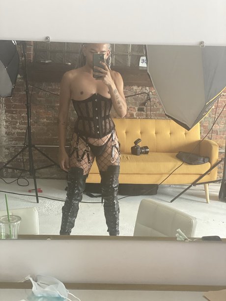 babe onlyfans art naked pic