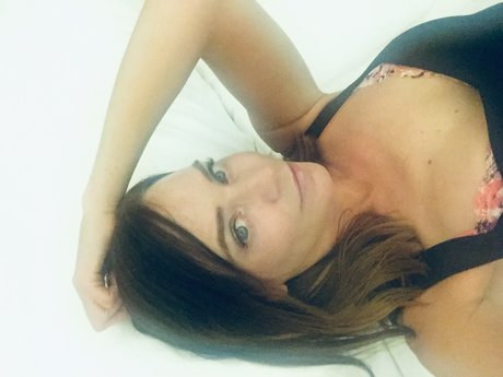 Fluffy Bunny model nice pics