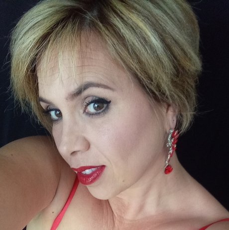 Petite Chipie Ronde et Sexy sex star images