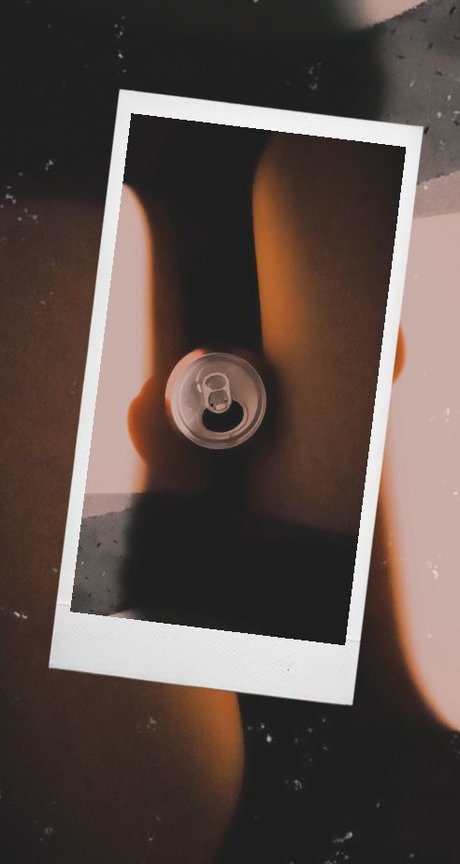 Petite ThiccThighs actress pic