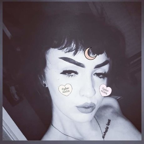 Ash Lynn pornstar pretty img