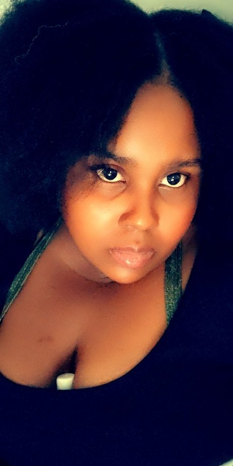 Mz Giva model art photos