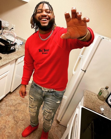 Can I grab that actress photo