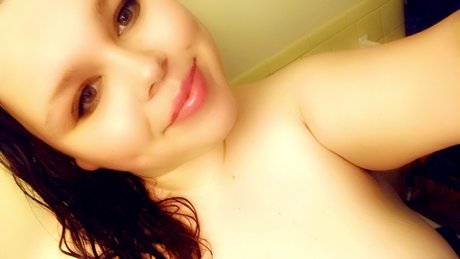 Kandyyy Love nudes actress gallery