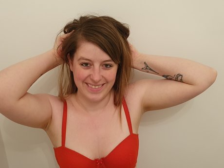 Pippa Peahen hot model picture